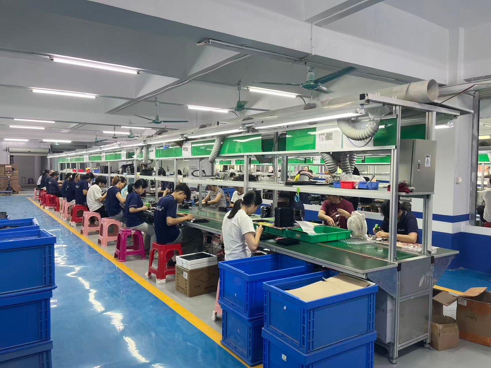 Mid-size kitchen and postal scale assembly at the Yeele factory, Dongguan